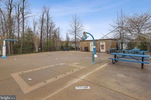 12189 Cinnamon St, Woodbridge VA  22192-1707 exterior