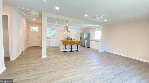 225 Somerset Dr, Willingboro, NJ 08046-2007