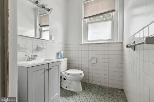 641 56 St, Philadelphia PA  19143-2528 exterior