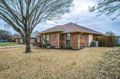 2008 Toulon Ln, Carrollton, TX 75007-2203