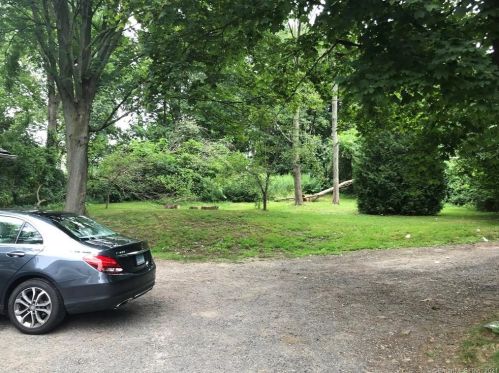 198 Broad St, Meriden CT  06450-6524 exterior