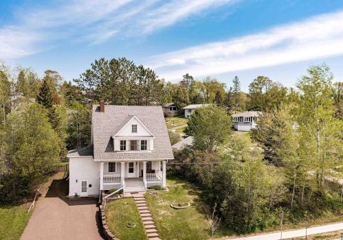 3808 Woodland Ave, Duluth, MN 55803-1716