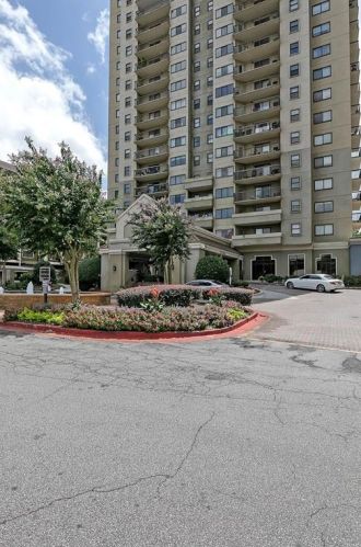 795 Hammond Dr, Atlanta GA  30328-5517 exterior
