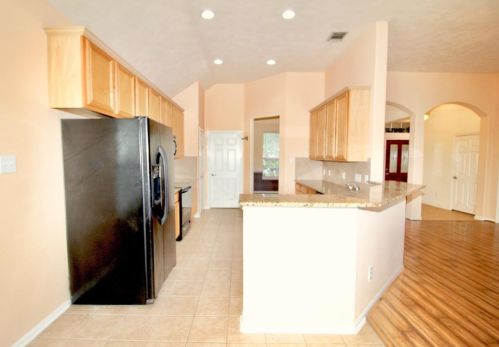 6034 Wickshire Dr, Richmond TX  77471-4683 exterior