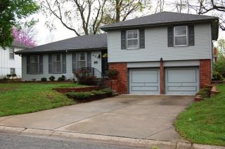 504 Concord St, Village Of Loch Lloyd, MO 64012-1809