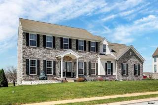 1231 Aylesbury Ln, York, PA 17404-9081