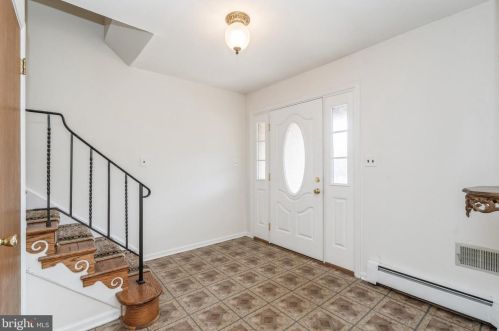 3 Wexford Dr, Trenton, NJ 08648-2012