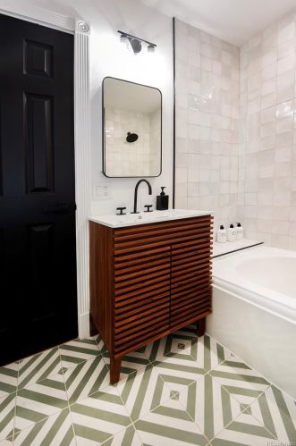 2079 Krameria St, Denver CO  80207-3928 exterior