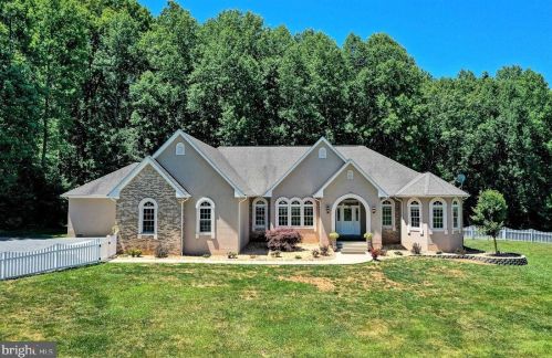 2512 Kenner Ln, Midland, VA 22728-2539