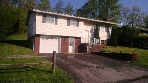 310 King Dr, Kingwood, WV 26537-1059