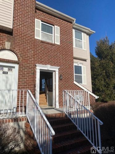 536 Great Beds Ct, Perth Amboy, NJ 08861-5205