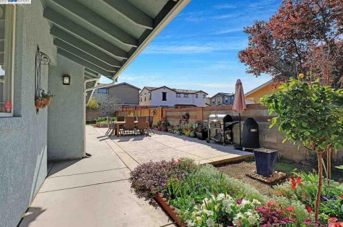 937 Central Ave, Livermore, CA 94551-7471