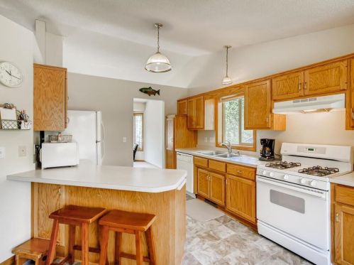 542 Bear Ave, Saint Paul MN  55127-7055 exterior