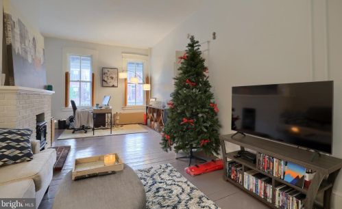 433 Walnut St, Lancaster PA  17603-3362 exterior