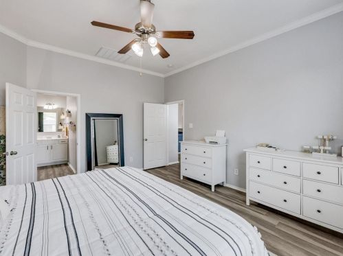 6552 Fairview Dr, Fort Worth TX  76148-1440 exterior