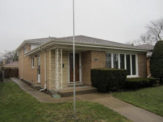 5410 Brummel St, Skokie, IL 60077-2734