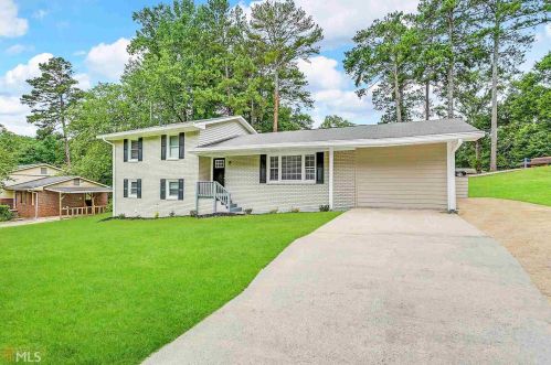 124 Candlelight Ln, Atlanta GA  30331-3939 exterior