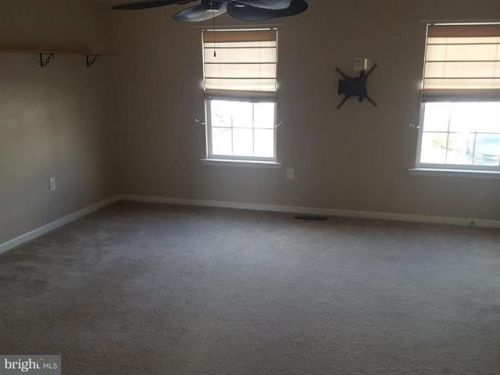 49 Venetian Ct, Hedgesville, WV 25427-7431