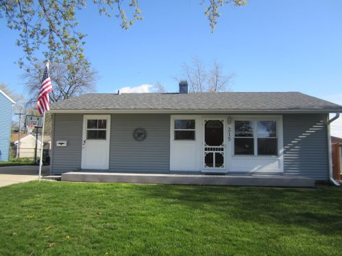 215 Cypress Dr, Streamwood, IL 60107-1427