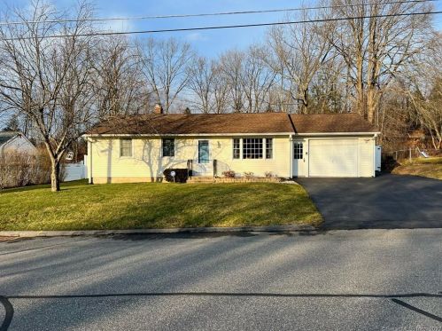 139 Lyman Dr, Torrington, CT 06790-4114