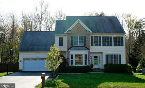 2 Brookstone Dr, Fredericksburg, VA 22405-2794
