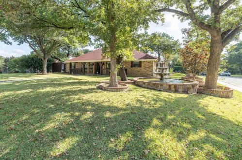 922 Beverly Ct, Lewisville, TX 75067-5701