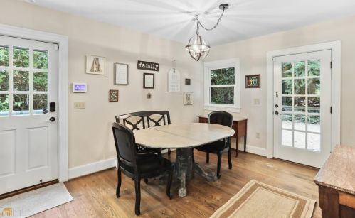 2885 Mornington Dr, Atlanta GA  30327-1272 exterior