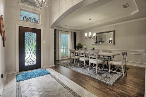 5700 Diamond Valley Dr, Fort Worth, TX 76179-7607