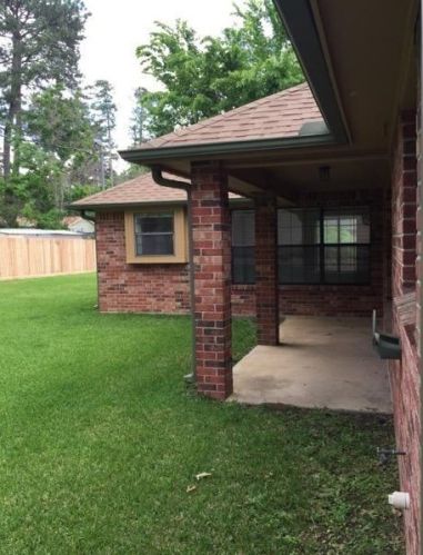 2404 Settlers Way, Huntsville, TX 77320-3655