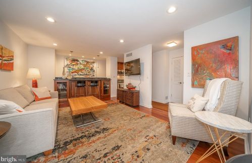 2023 Chancellor St, Philadelphia PA 19103-5604 exterior