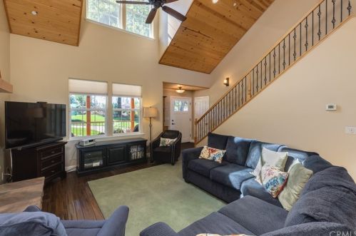 6385 August Ln, Paradise, CA 95969-3083