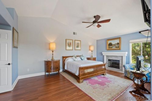 1597 Parkview Dr, Vista CA  92081-8750 exterior