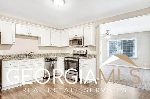 914 Mercury Dr, Atlanta GA  30331-3324 exterior