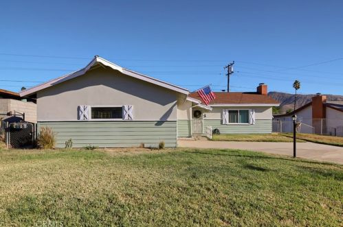 6411 Tournament Dr, Riverside CA  92509-5762 exterior