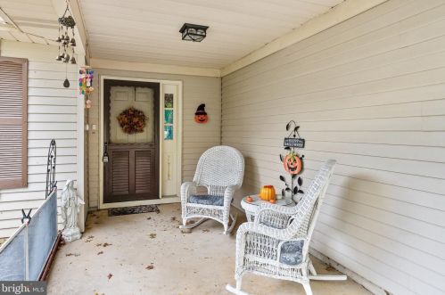 305 Hilltop Ln, Columbus, NJ 08022-1015