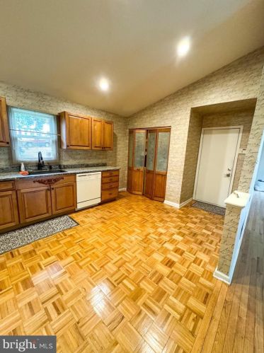 2245 52 St, Philadelphia PA 19131-2312 exterior