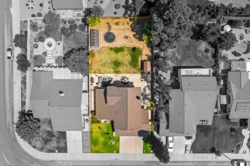 9052 Mandarin Ln, Riverside, CA 92508-6437
