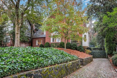2488 Dellwood Dr, Atlanta GA  30305-4076 exterior