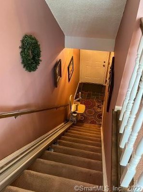 20 Wolf Hill Rd, Waterbury CT  06716-2749 exterior
