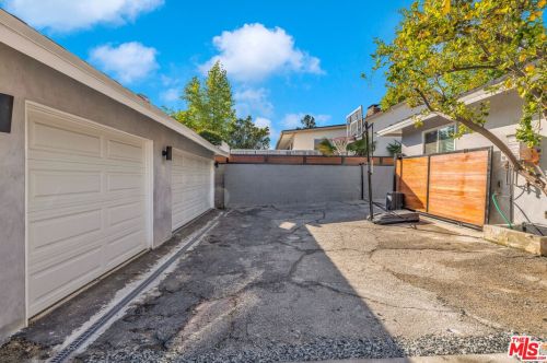 6222 Altura Ave, Glendale CA  91214-2325 exterior