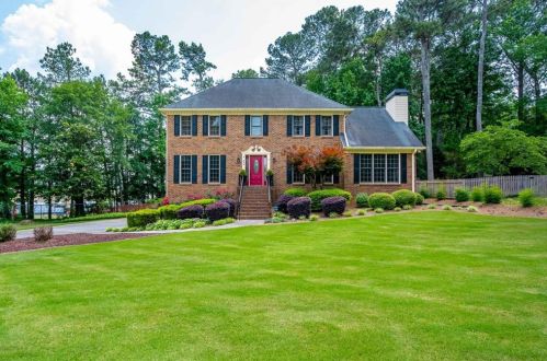 859 Valbrook Ct, Lilburn, GA 30047-4282
