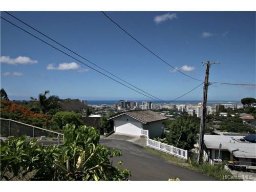 2760 Laniloa Rd, Honolulu, HI 96813-1042