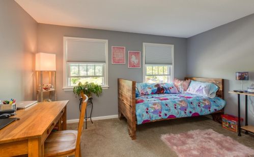 935 Fox Hollow Dr, Hudson NH  03051-4888 exterior