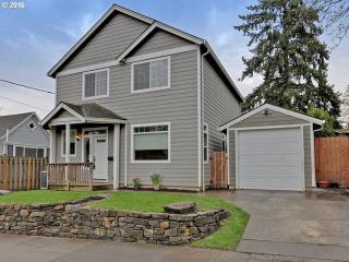 2028 Umatilla St, Portland OR  97202-7413 exterior