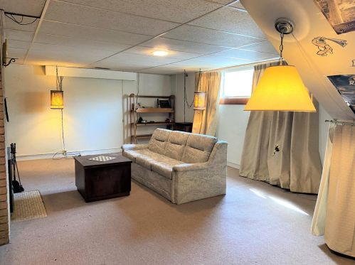 747 Newton St, Gary IN  46405-1131 exterior