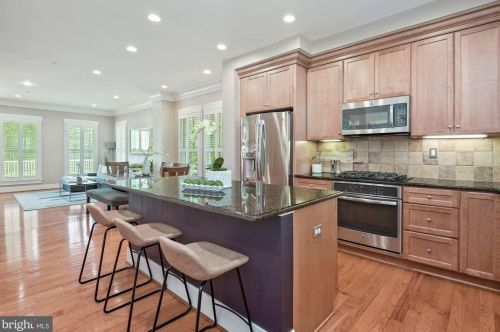 2737 Linden Ln, Silver Spring MD 20910-1212 exterior