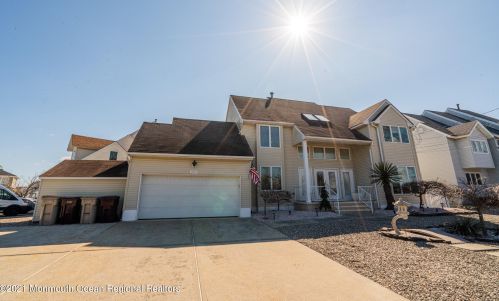 435 Bayview Ave, Berkeley Township, NJ 08721-1524