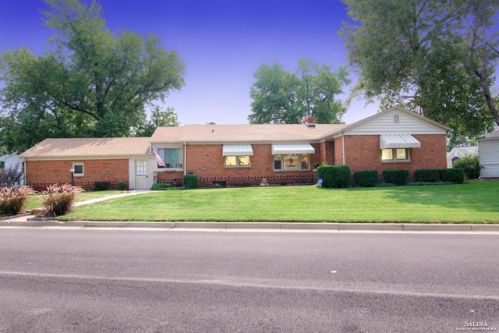 1013 Court Pl, Mentor, KS 67401-5418
