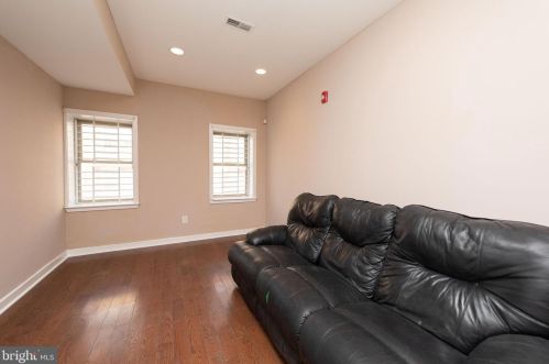 1806 Berks St, Philadelphia, PA 19121-2218