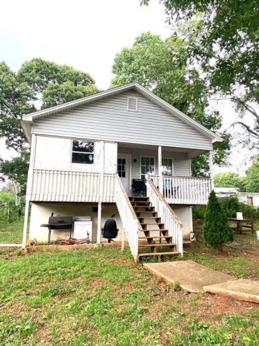 1125 Wade Dr, Gainesville, GA 30501-7049